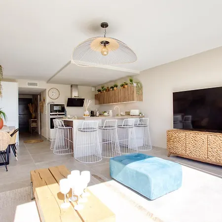 3 Chambres, Vue Mer, Piscine, Parking Holiday home *